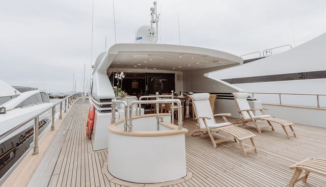 LET IT BE yacht charter 4