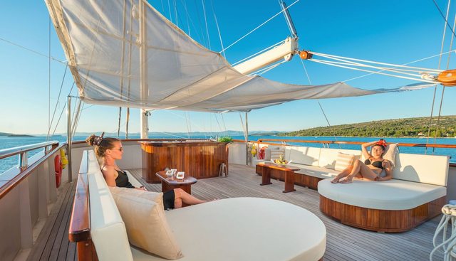 SON DE MAR yacht charter 5