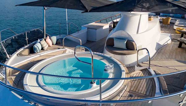 SHAKE N BAKE TBD yacht charter 2