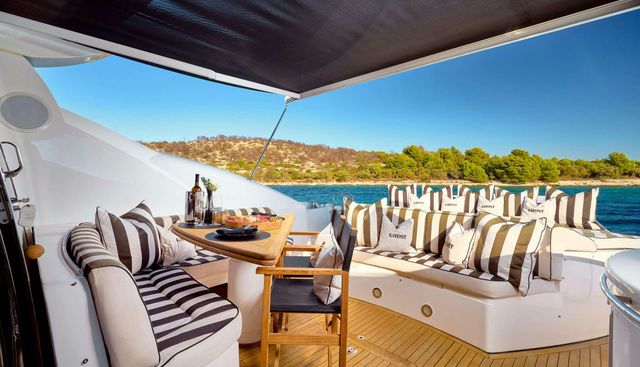 SUNSEEKER PREDATOR 72 GHOST yacht charter 4