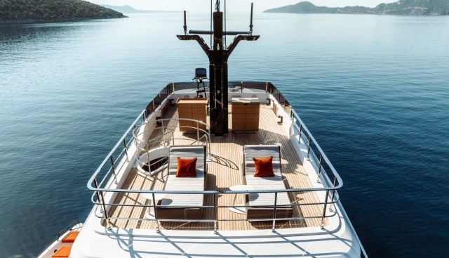 AT ONE yacht charter 4
