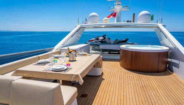MAESTRALE yacht charter 5
