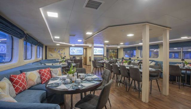 HARMONY V yacht charter 5