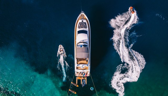OXYGEN 8 yacht charter 5