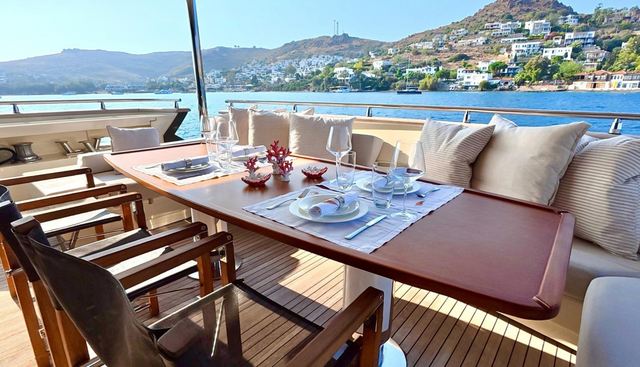 MY OZGN yacht charter 4