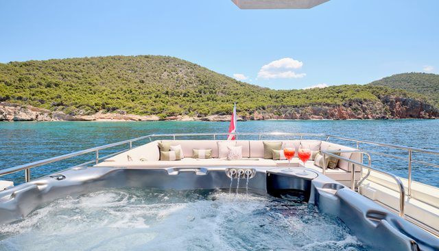 APMONIA yacht charter 2