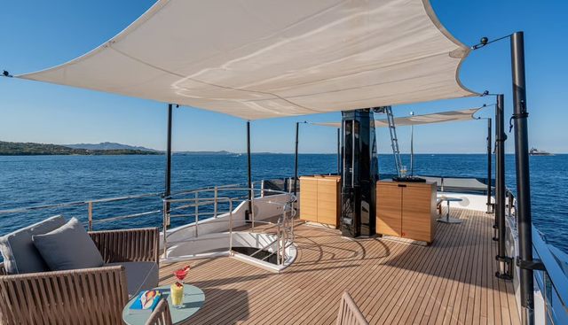 TWINS yacht charter 3