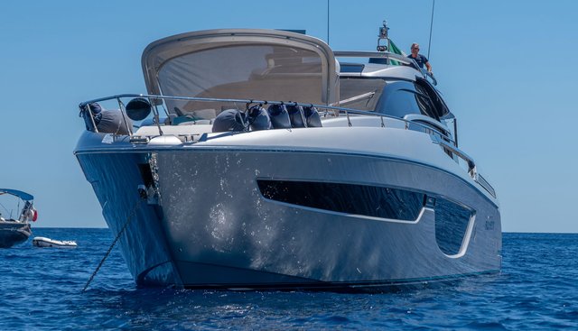 CHILUCE yacht charter 2