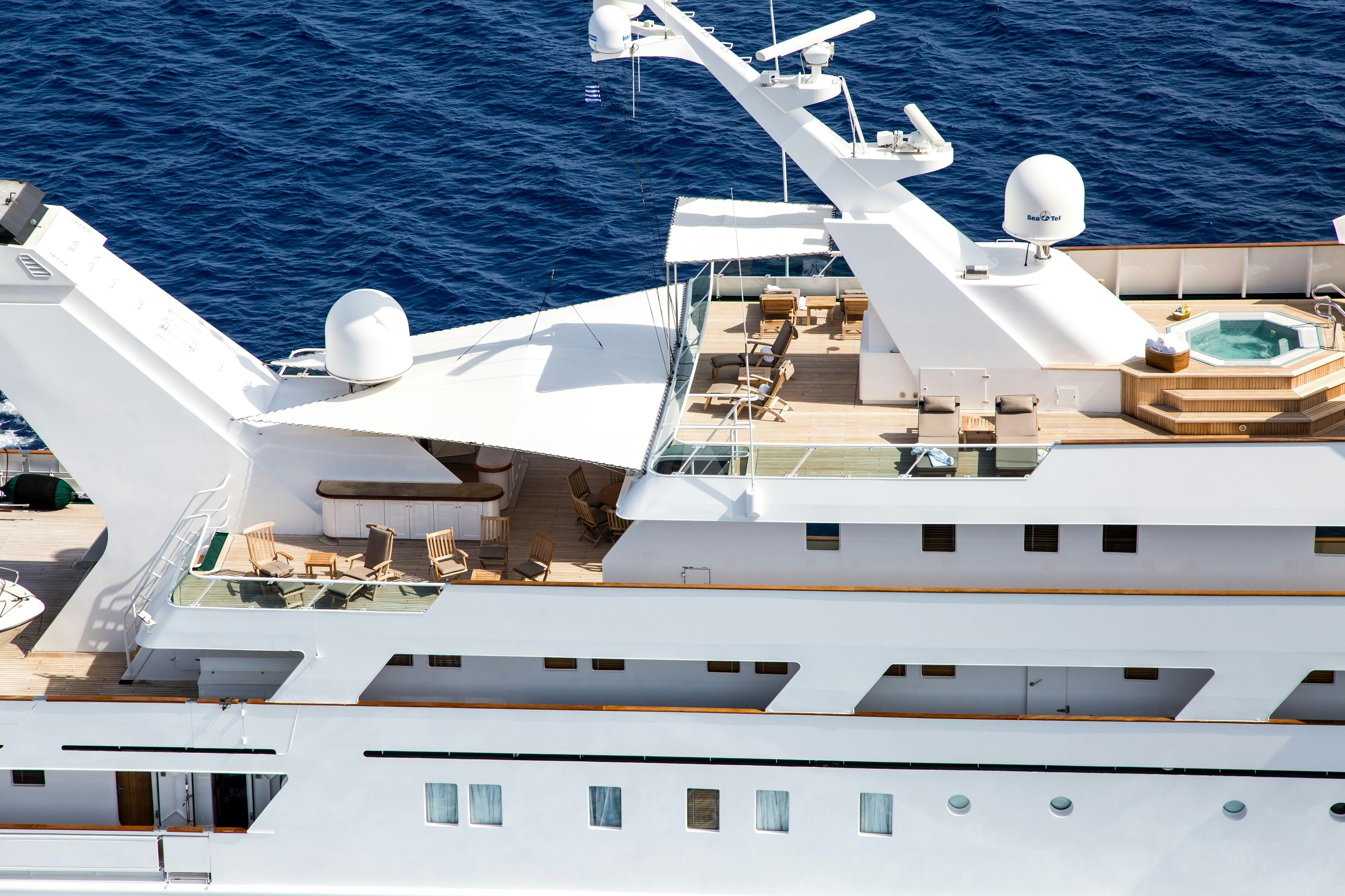 ESMERALDA yacht charter 4