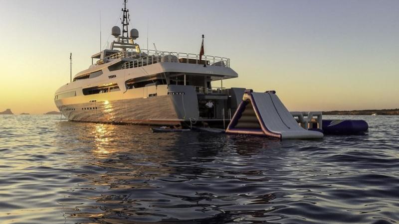 VICKY yacht charter 3