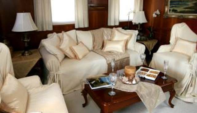 DAUNTLESS yacht charter 3