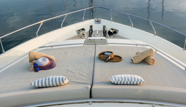 VENTO yacht charter 3