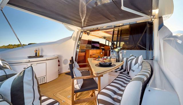 SUNSEEKER PREDATOR 72 GHOST yacht charter 5