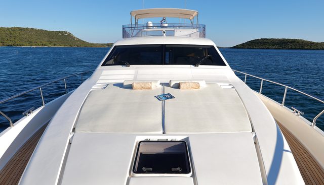 DOMINIQUE yacht charter 3