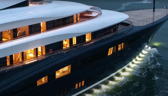 BREAKTHROUGH yacht charter 3