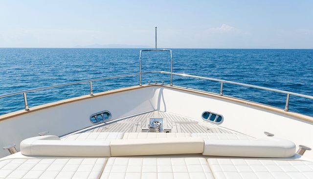 ALFEA yacht charter 4