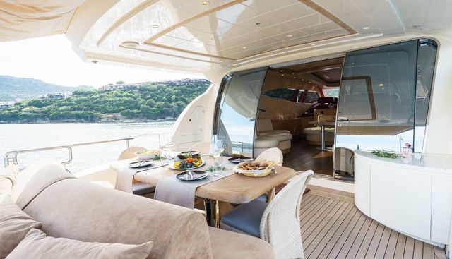 ALLIE yacht charter 4