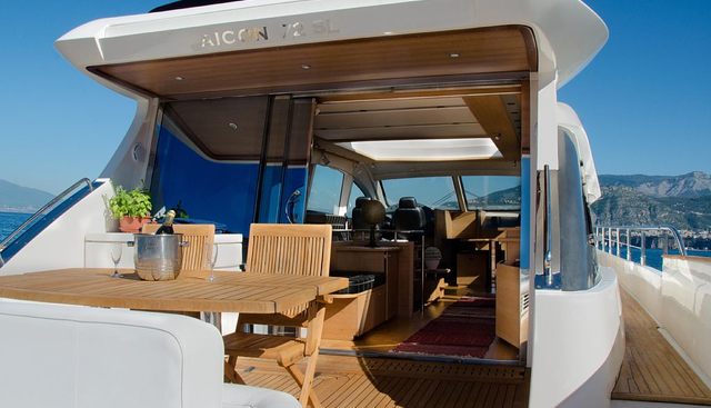 REGIS yacht charter 4