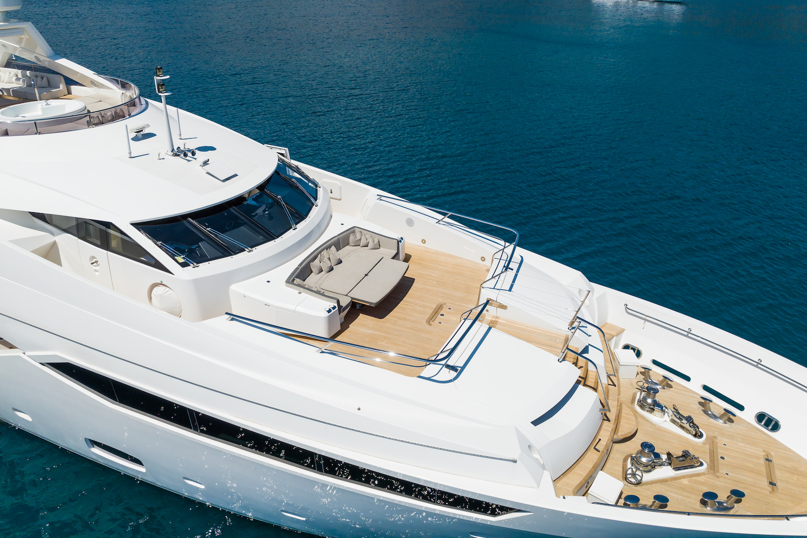 THUMPER yacht charter 4