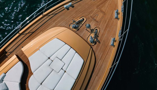 AK ROYALTY yacht charter 3
