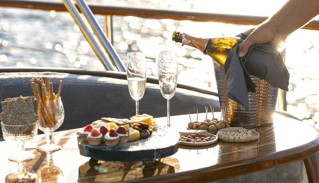 GOZDEM THE ONE yacht charter 4