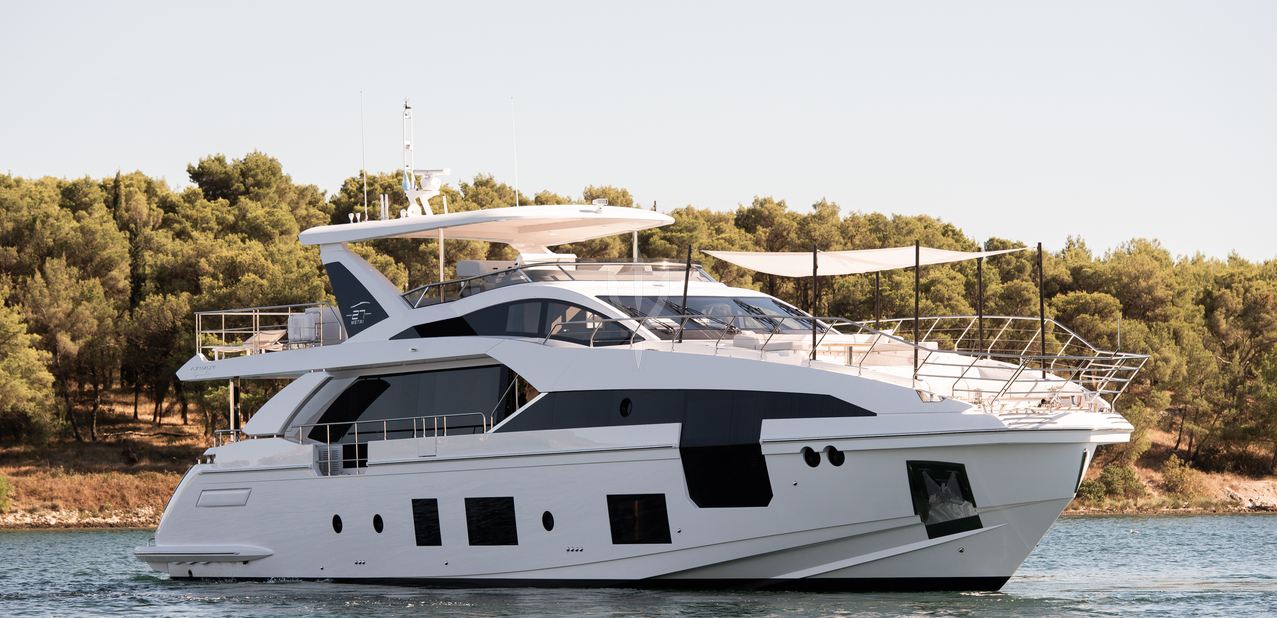 CHILLIN' YACHT CHARTER yacht charter