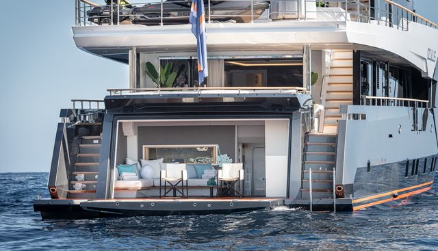 OCULUS yacht charter 5