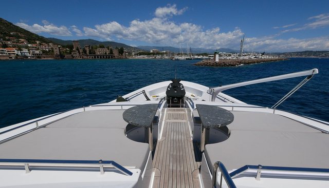 SUD yacht charter 3