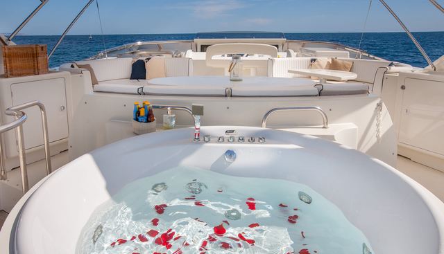 WHITE FANG yacht charter 3