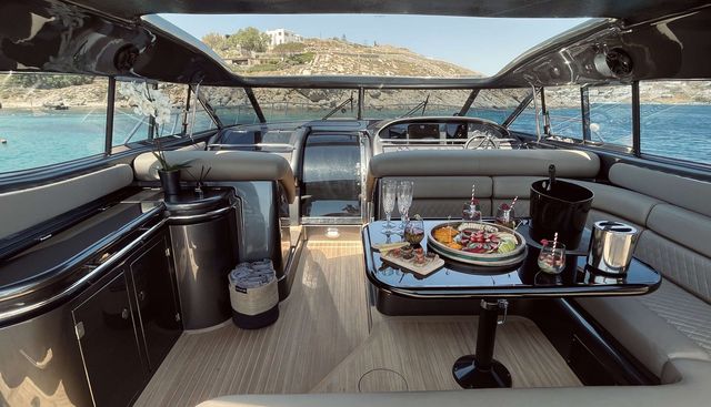 007 yacht charter 3