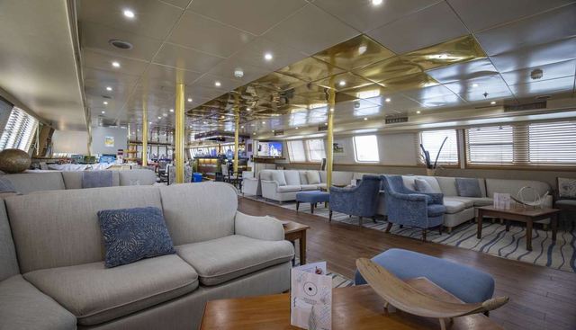 PEGASOS yacht charter 5