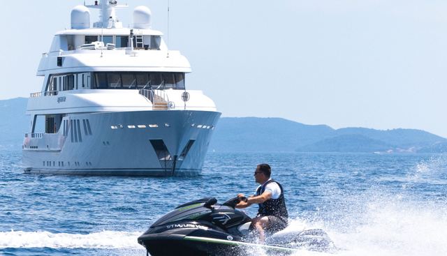 MY LITTLE VIOLET yacht charter 5