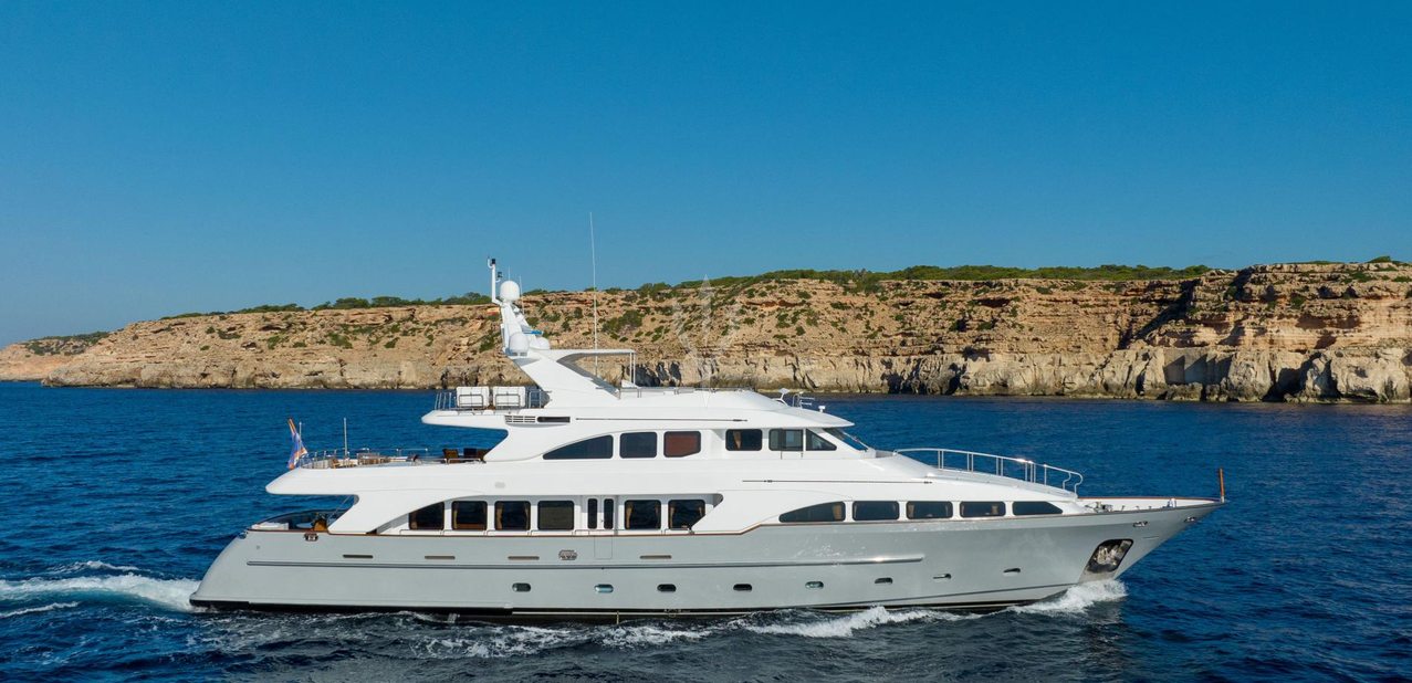 LOULOU YACHT CHARTER yacht charter