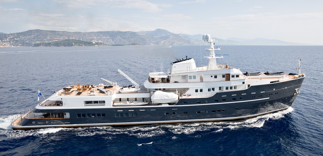 AQUA LARES YACHT CHARTER yacht charter