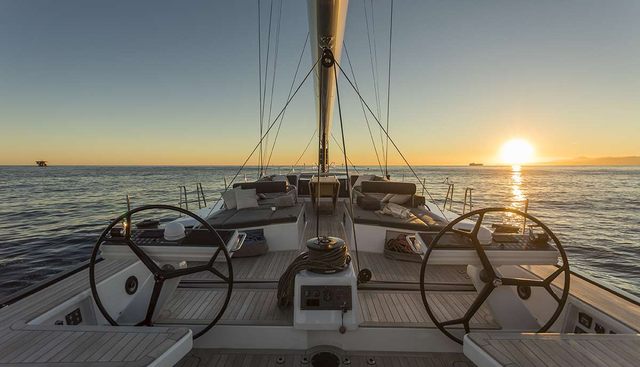 JIKAN yacht charter 4