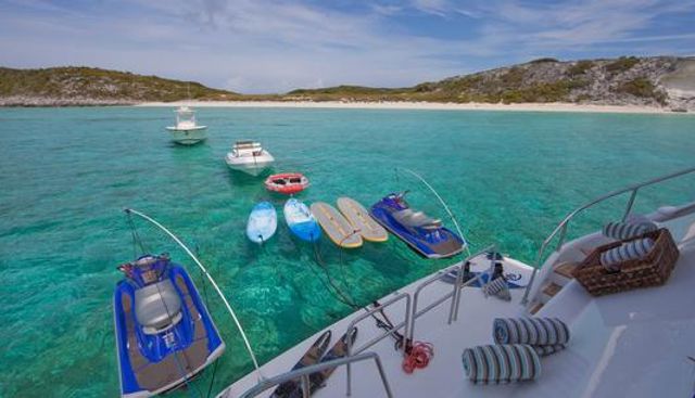 LUCKY STARS yacht charter 5