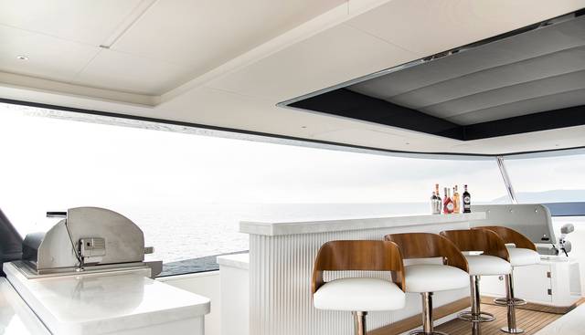 VITAMINA GRANDE yacht charter 4