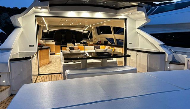 THYKE II yacht charter 4