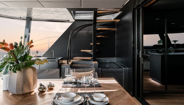 E SUPERCAT yacht charter 4