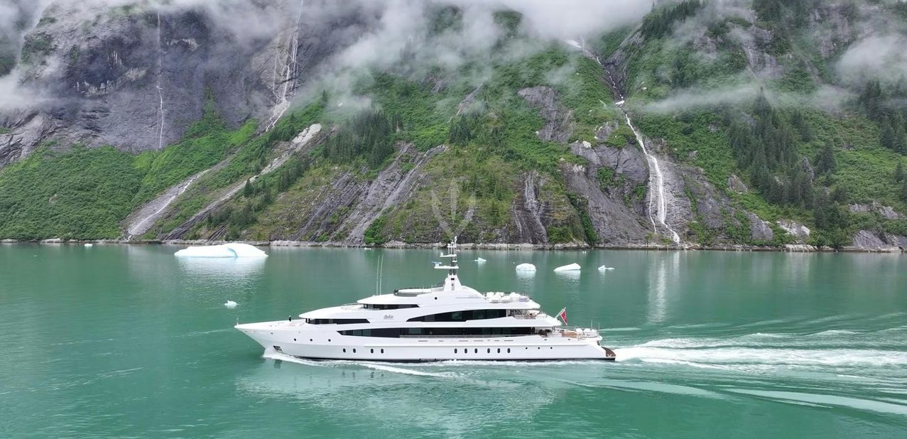 LUDZIE YACHT CHARTER yacht charter