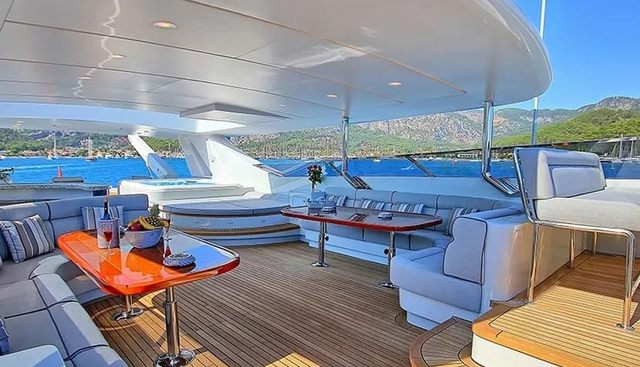 CROCUS yacht charter 4
