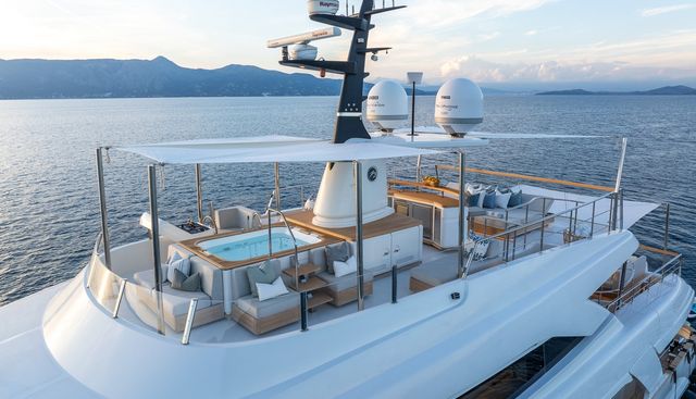 ZULU 3 yacht charter 3
