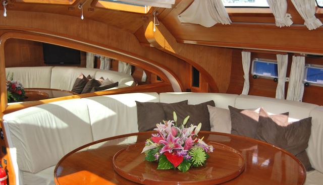 COCONUT yacht charter 5