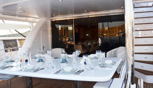 INFINITY II yacht charter 5