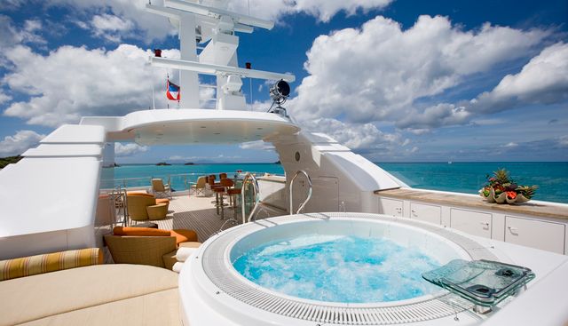 ADAMAS VI yacht charter 3