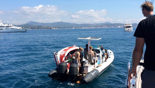 PH3 yacht charter 3