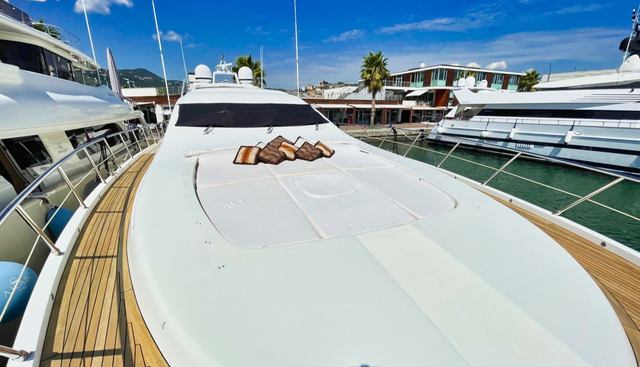 MANU yacht charter 3