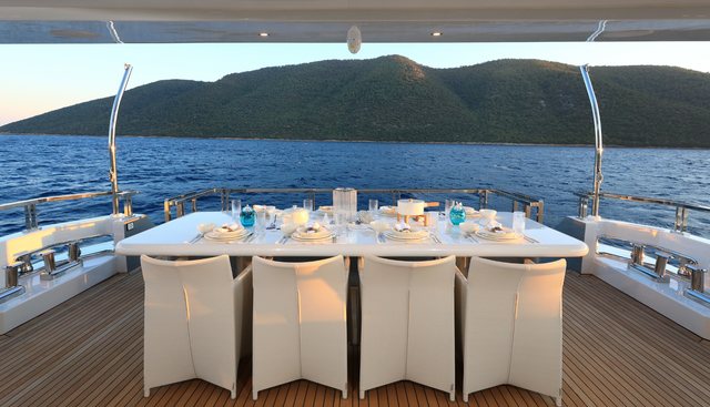 UKIEL yacht charter 5