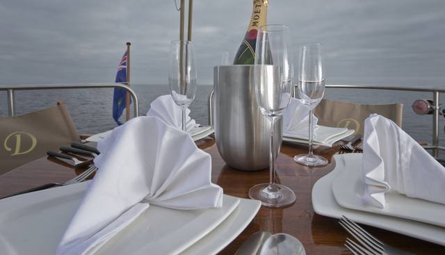 DOMICIL yacht charter 4