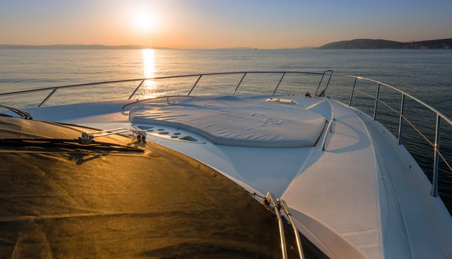GLORIOUS yacht charter 3
